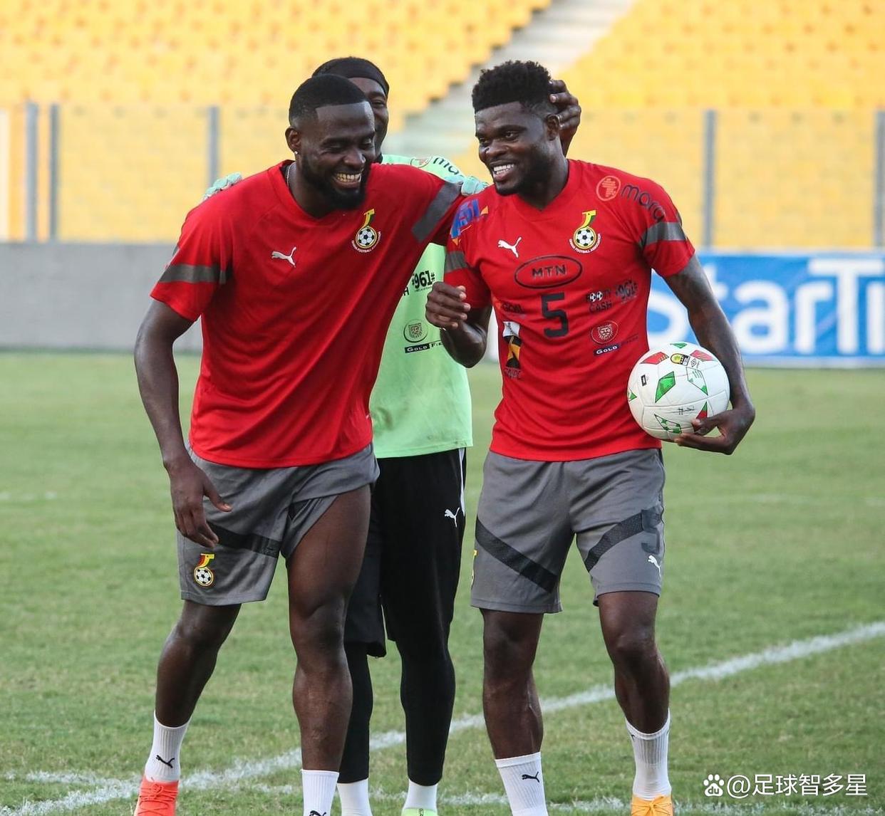 摩纳哥俱乐部球员们全力以赴