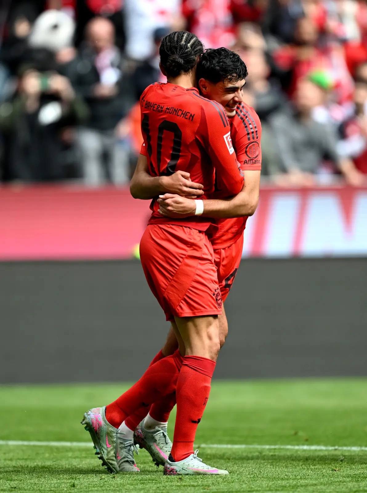 开云足球直播-美因茨球队备战下一场比赛，全队备战状态良好