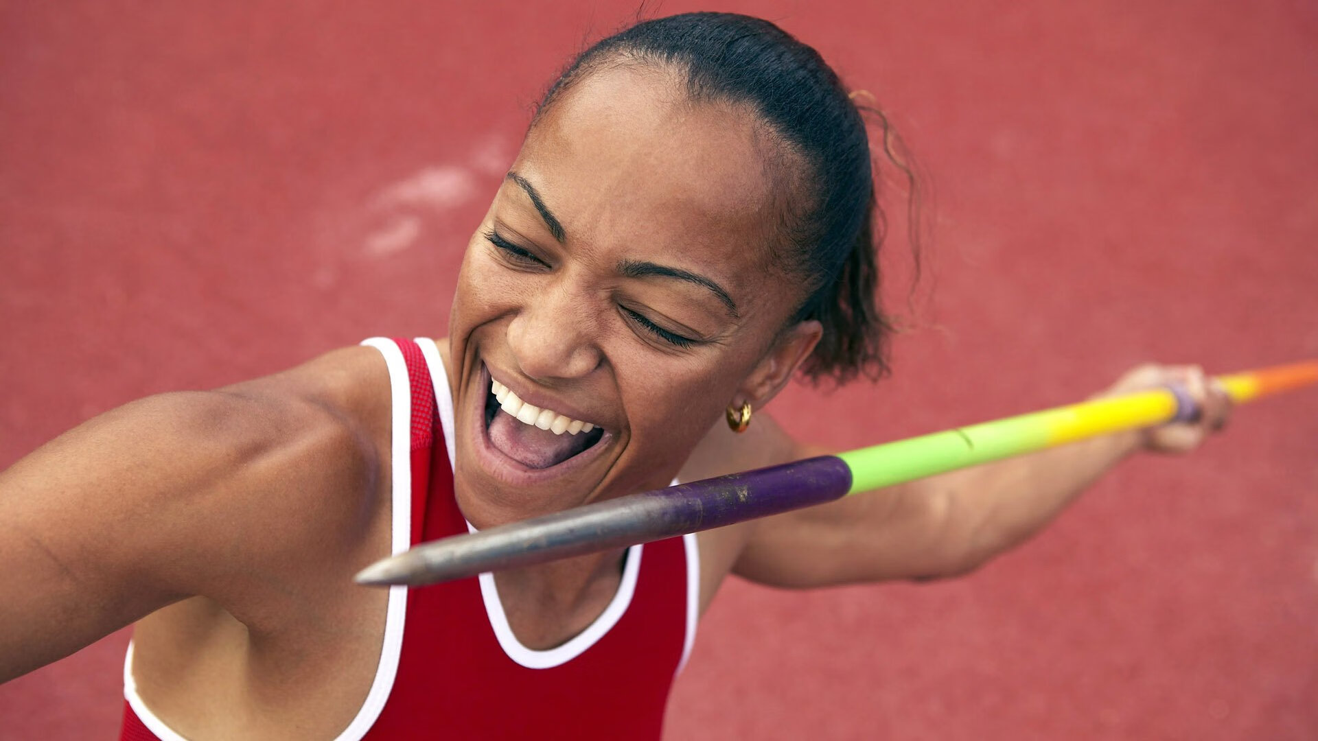 欧冠淘汰赛焦点战，巴拉圭巅峰对决，里昂惊险胜出