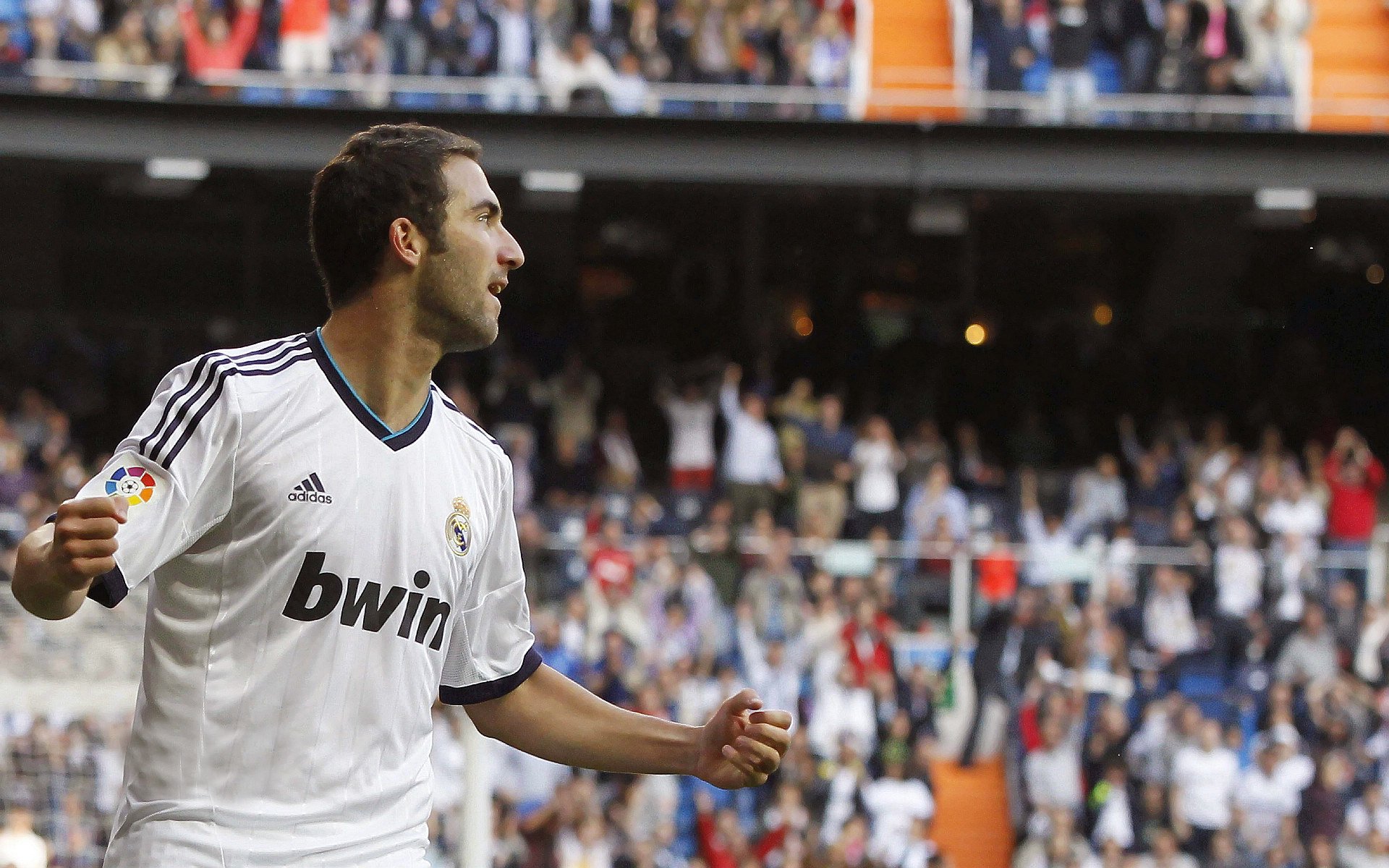 伊萨克完成自我救赎，荷兰提前终结悬念，塞维利亚之夜见证命运转折